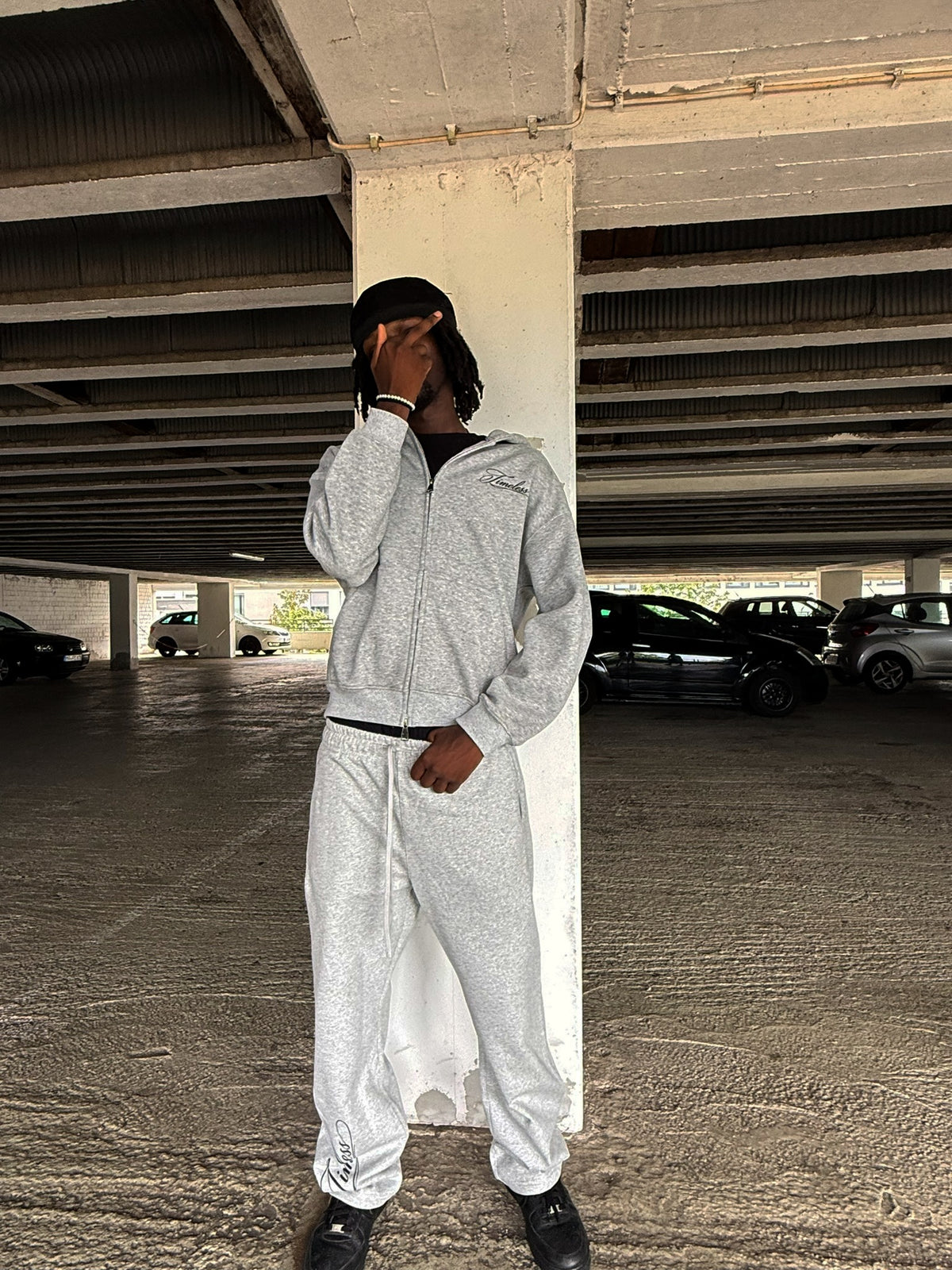 "Script" - Timeless Zipper