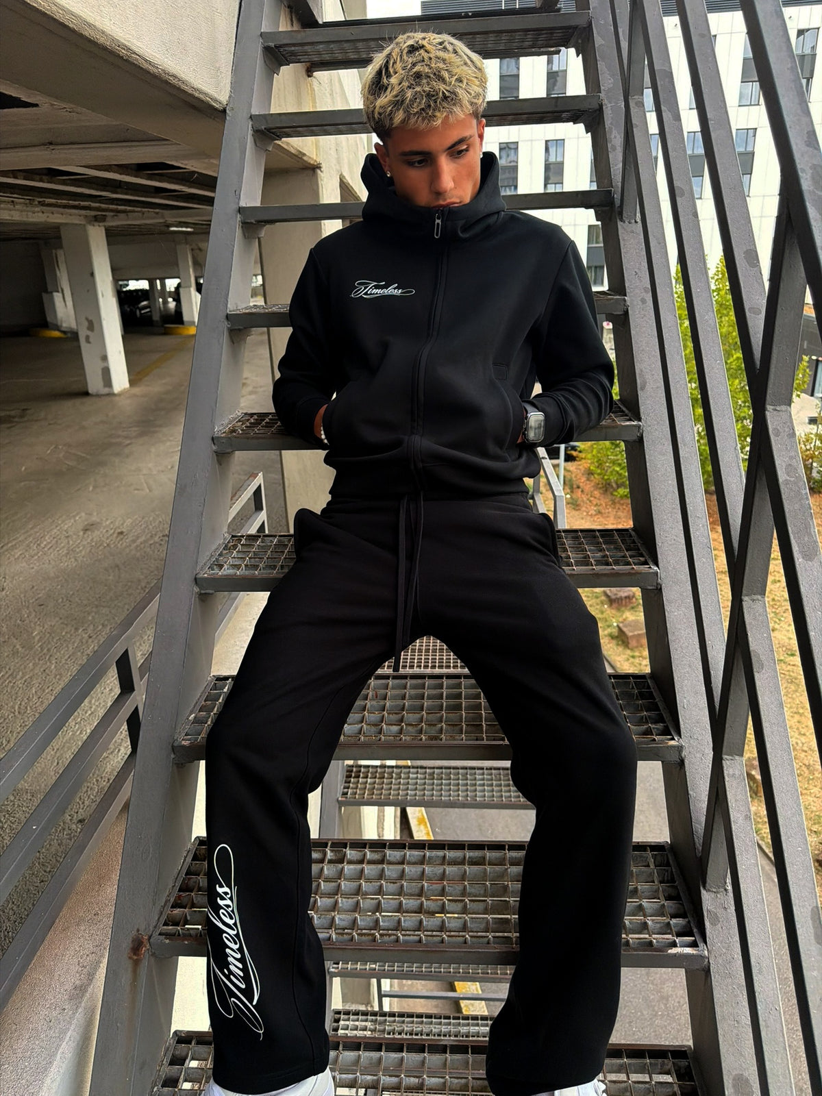 "Script" - Timeless Tech Zipper
